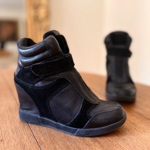 DKNY Platform wedge Sneaker